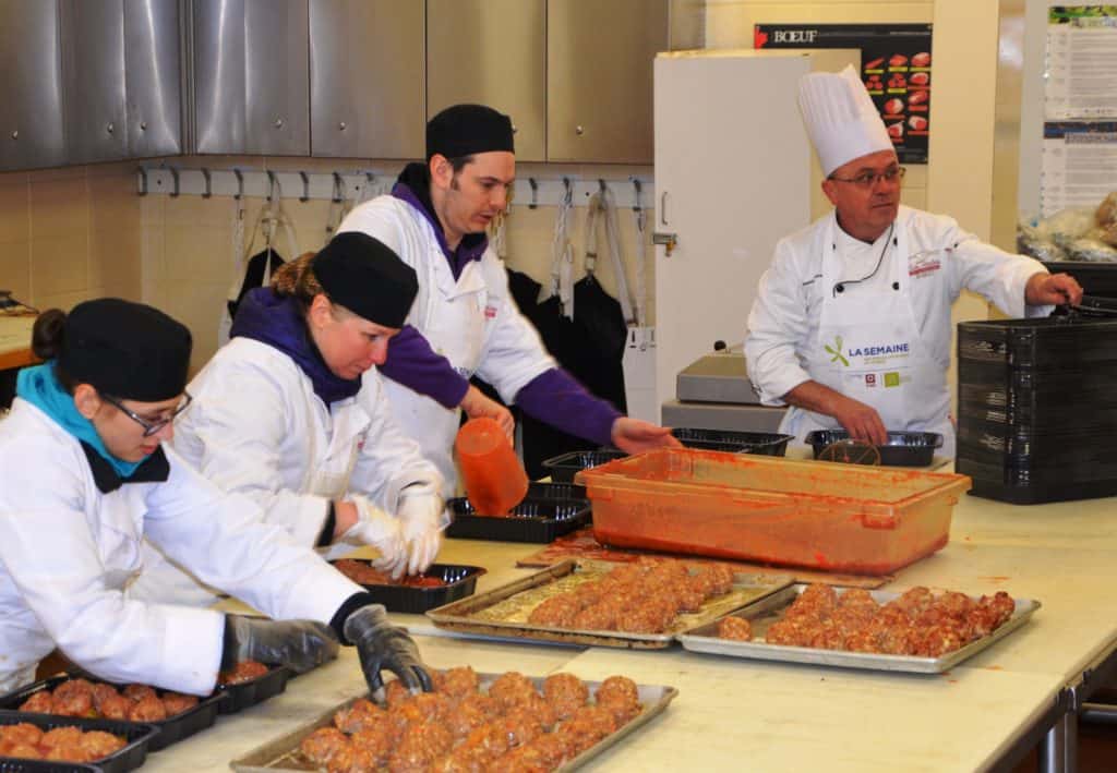 École hôtelière: 10 000 portions pour les démunis