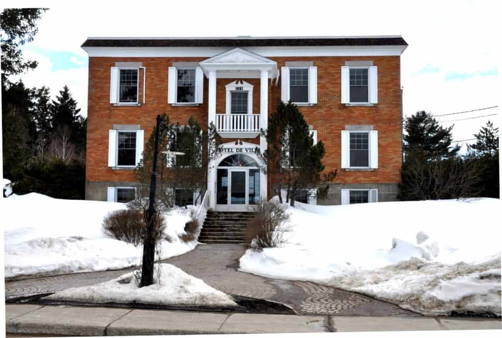 Saint-Adolphe-d’Howard: Les taxes en hausse de 5,21% en 2016!