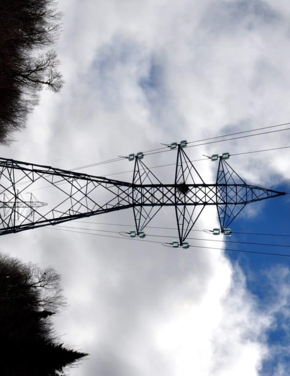 Mobilisons-nous dans le dossier de la ligne électrique