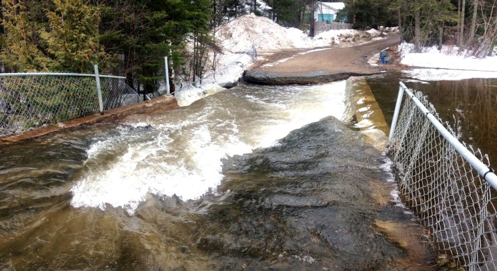 Barrage du lac Dream: Val-Morin détourne la circulation vers la rue des Chênes