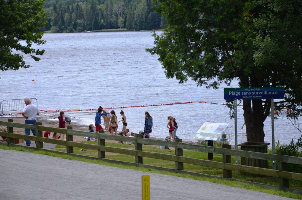 La plage du Lac Raymond est réouverte