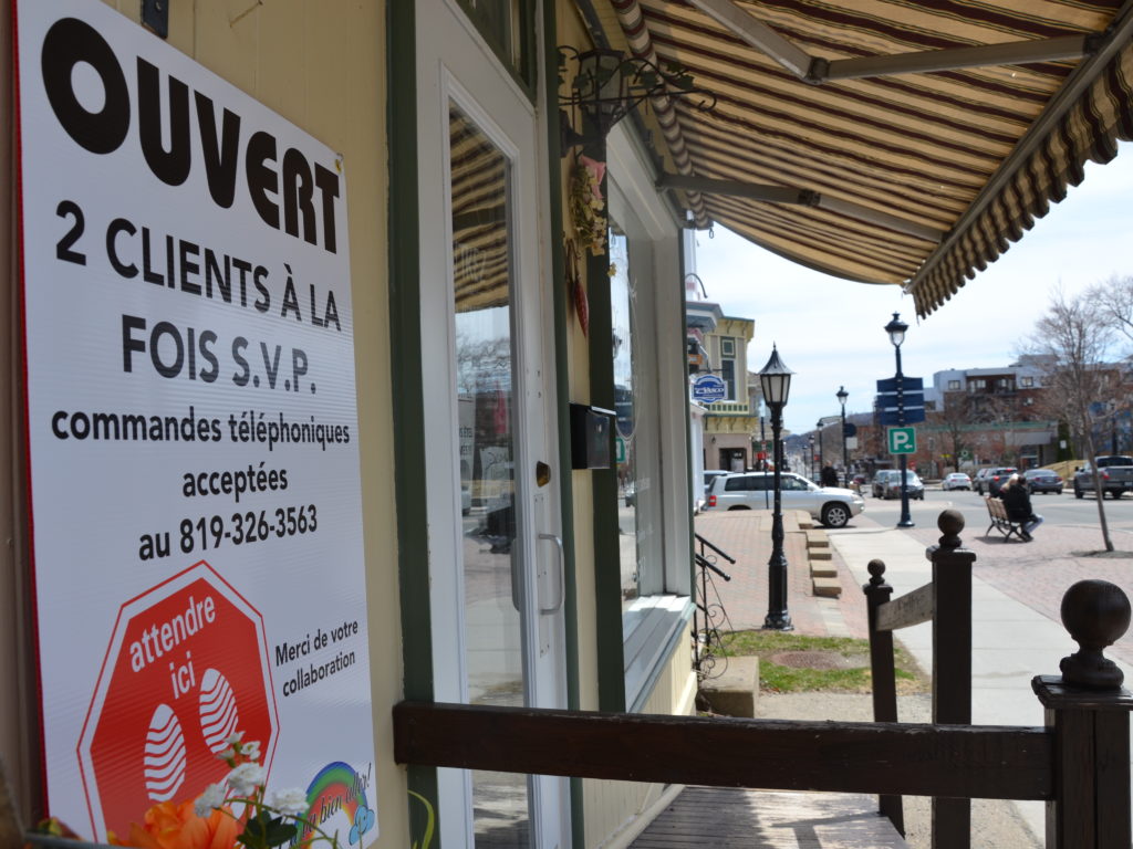 Moins de personnes admises dans les commerces, décide Québec