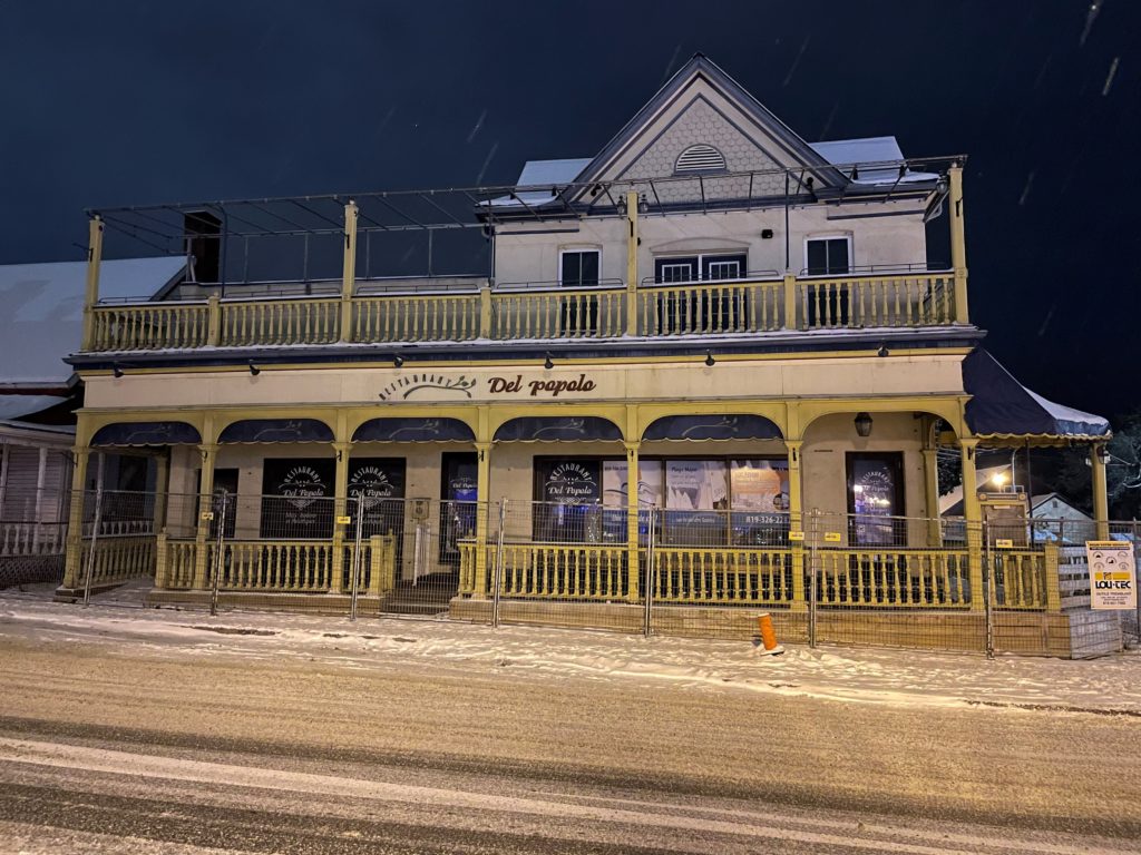 Bâtiment au coin Principale/St-Vincent: une histoire centenaire qui s’achève