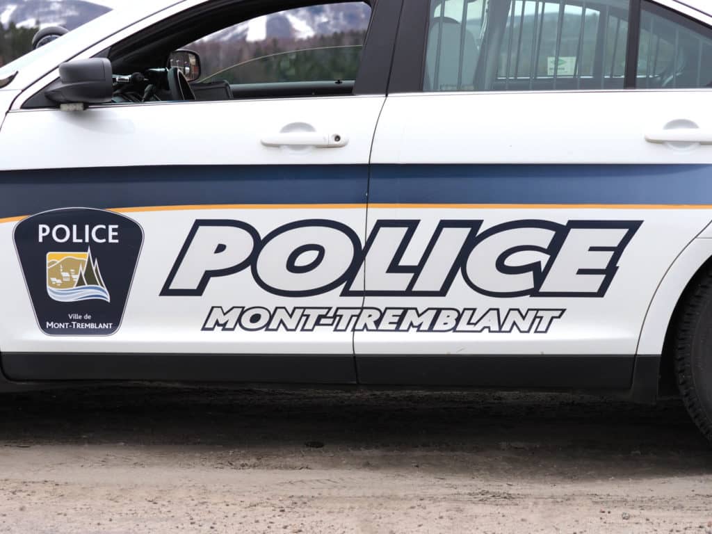 Abolition du corps de police municipal: les policiers de Mont-Tremblant contestent la décision