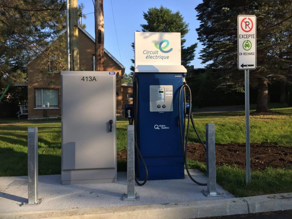 Une nouvelle borne de recharge pour véhicules électriques à Saint-Donat