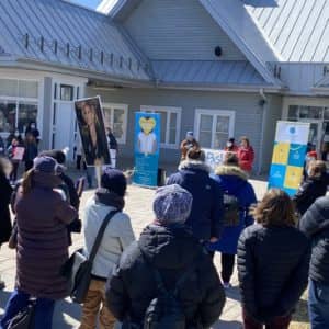 La marche s'est terminée au parc Lagny. (Photo L’info du Nord – Sarah St-Denis)