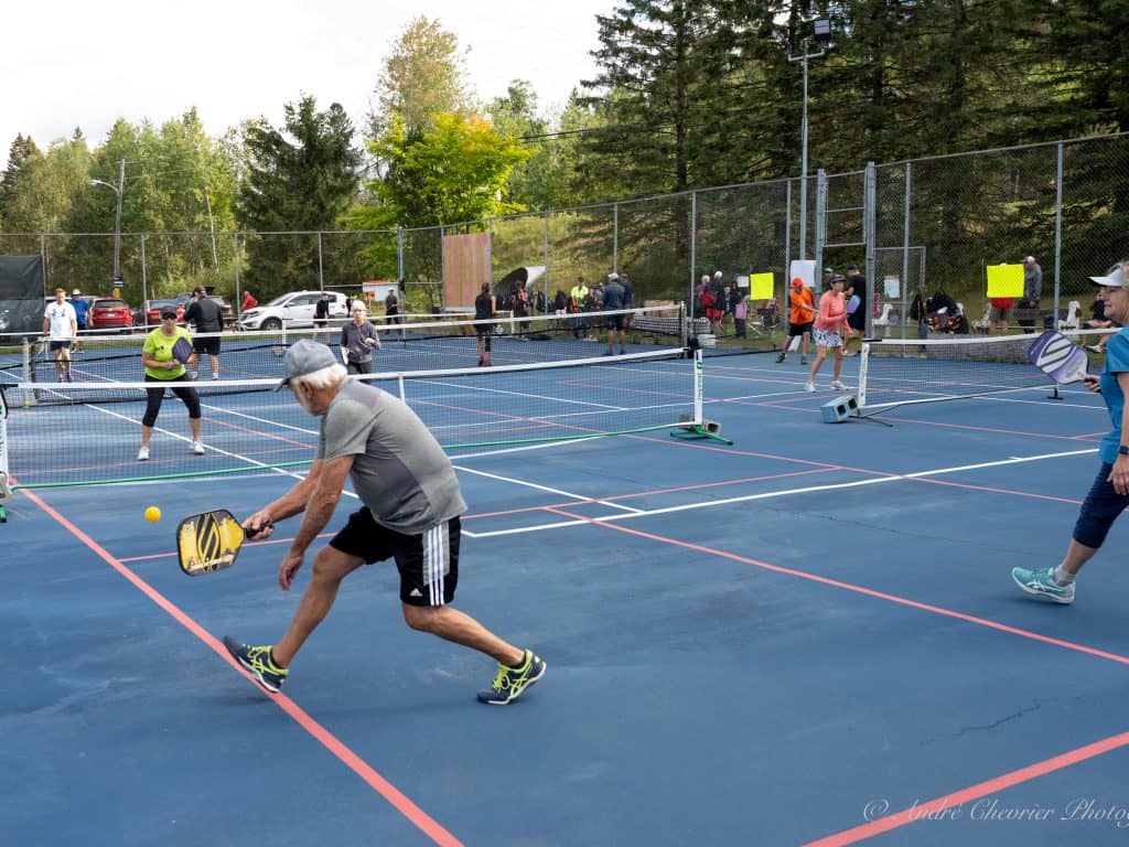 Le pickleball en pleine effervescence à Sainte-Agathe
