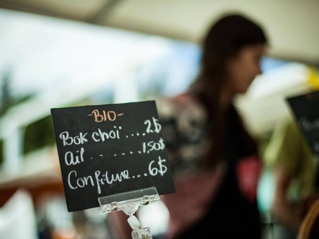 Les marchés publics remontent la pente