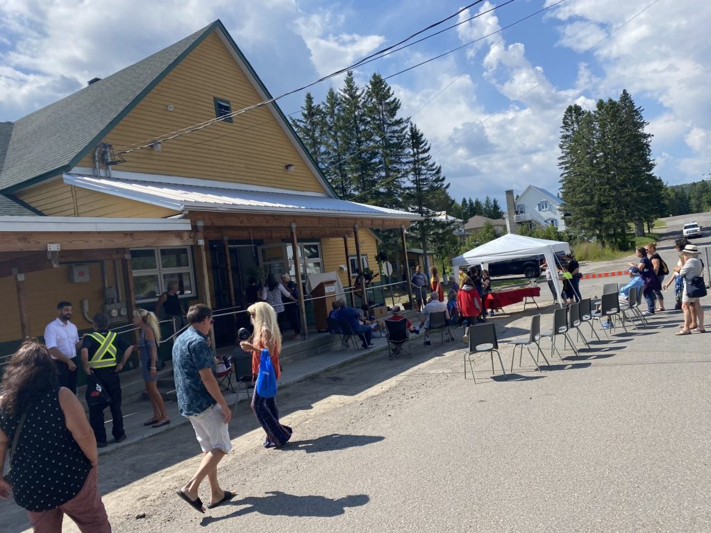 Un air de fête pour l’inauguration de la Coop du Coin