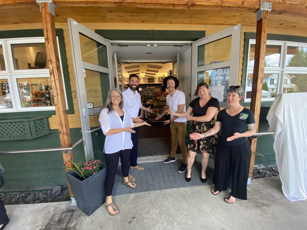 Un air de fête pour l’inauguration de la Coop du Coin