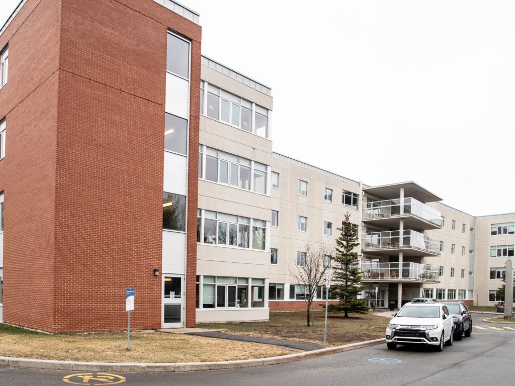 Des familles des Laurentides poursuivent le gouvernement