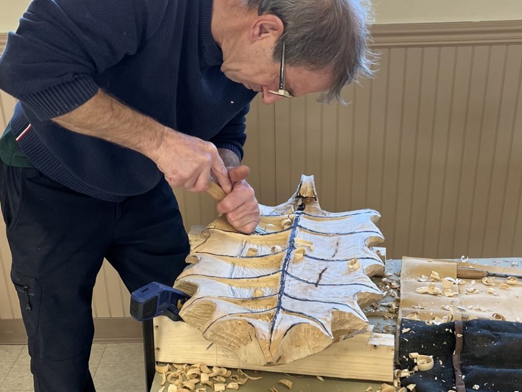 La sculpture sur bois, le beau prétexte pour l’amitié