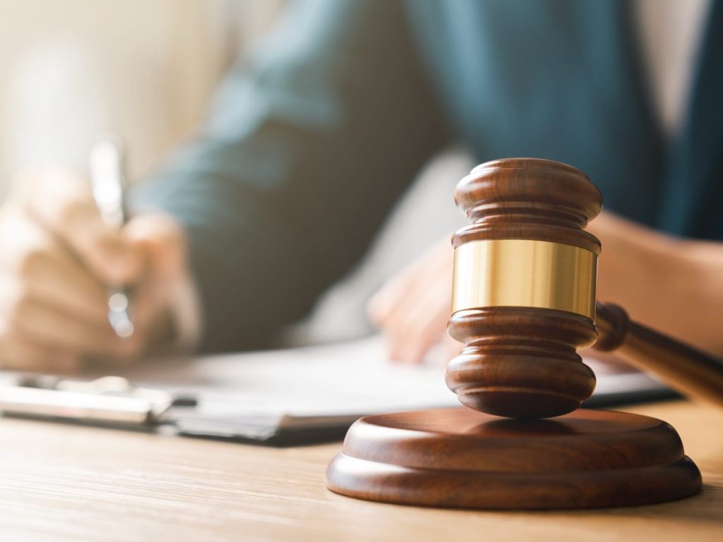 Un père condamné pour des attouchements sur sa fillette