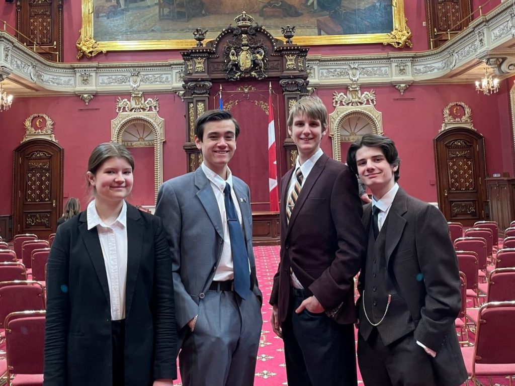 Un jeune premier ministre qui inspire sa communauté à Sainte-Agathe