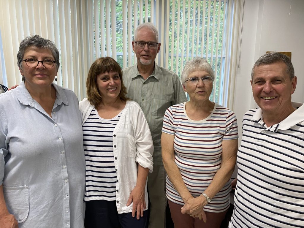 La vice-présidente, Renée Legault, la coordonnatrice, Valérie Guindon, le président Michel Doyon, la secrétaire, Michèle Gauthier et l’administrateur,Jean-Robert Bernier. (Photo-gracieuseté)