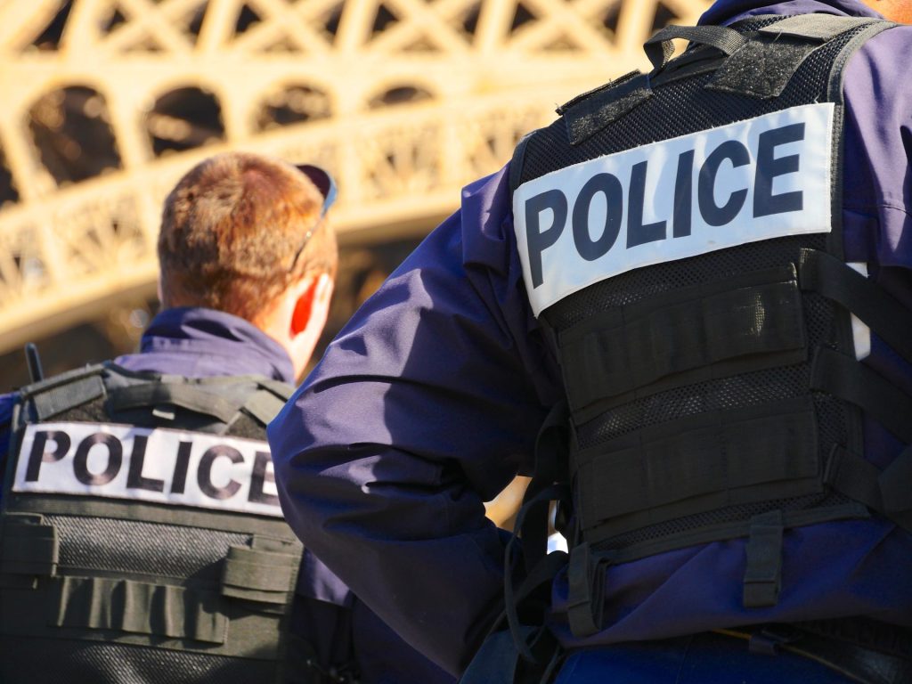 Un homme survit grâce à l’intervention des policiers