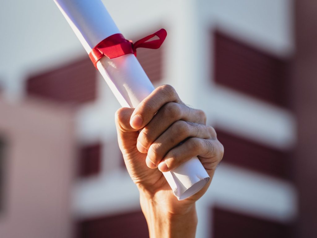 Un nouveau prix pour aider les jeunes à persévérer dans leurs études