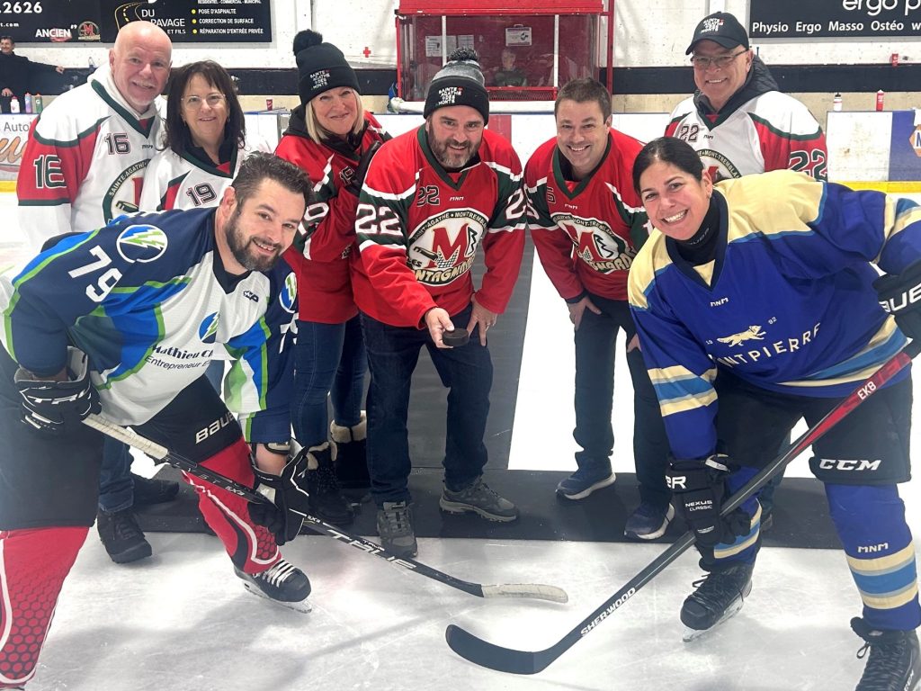 Une partie de hockey pour remercier les acteurs du Centre Damien-Hétu
