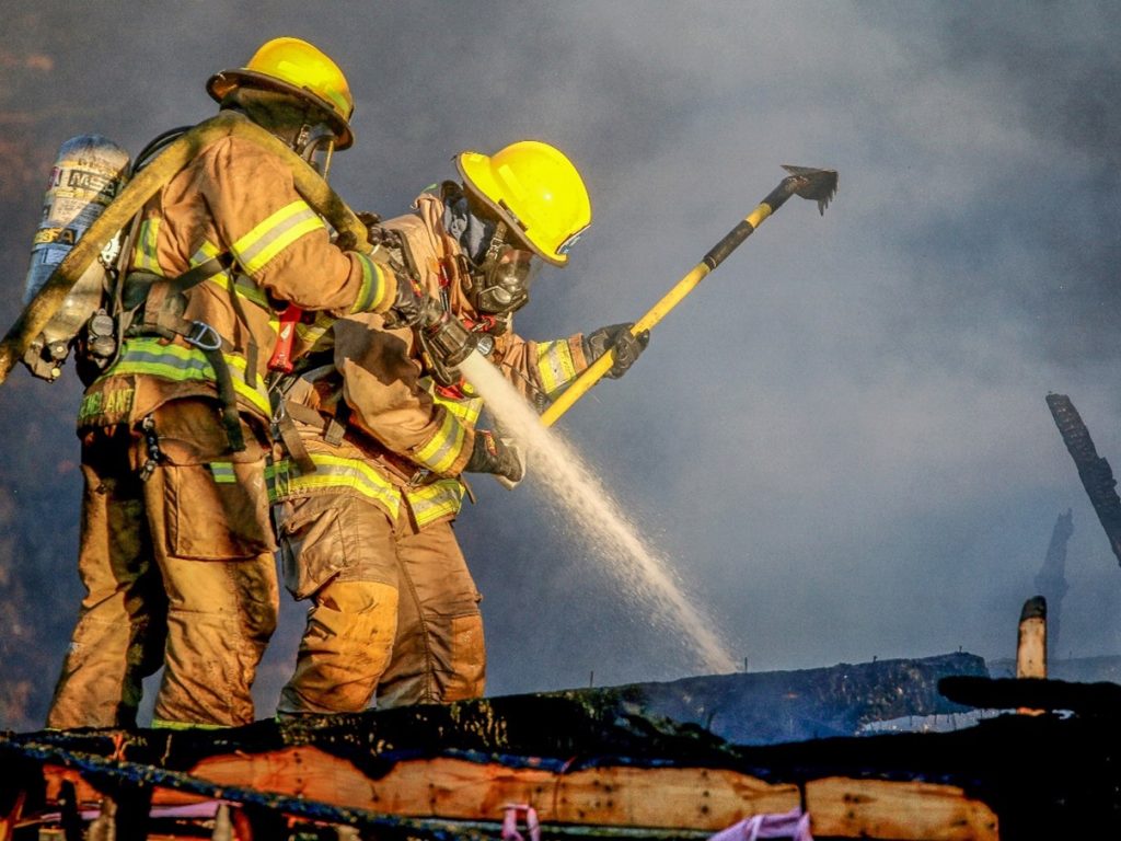 Incendie majeur au petit matin à Arundel