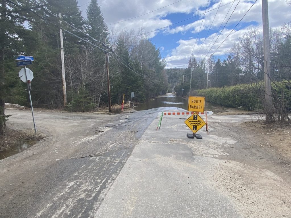 Les crues printanières causent quelques fermetures de route