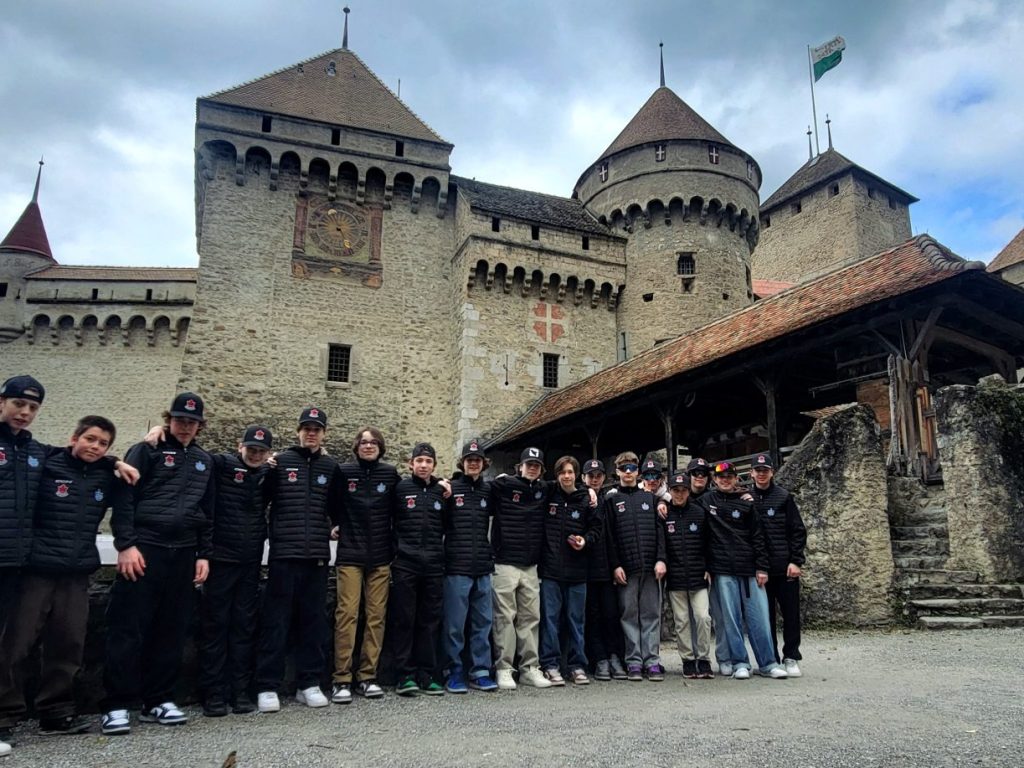 Un voyage inoubliable pour des jeunes hockeyeurs de la Polyvalente des Monts