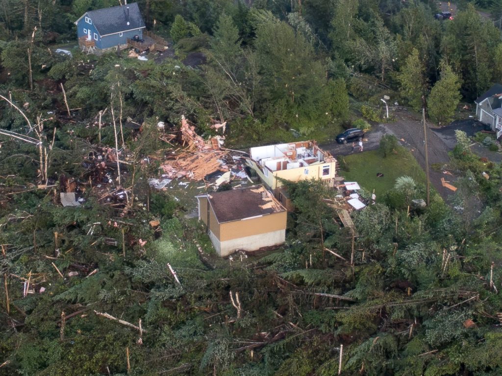Vent de face : la force de Saint-Adolphe face aux tornades