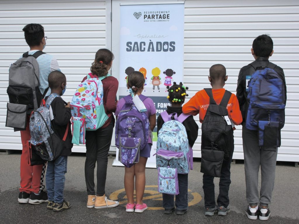 Pour donner la piqure de l’école : des sacs à dos gratuits