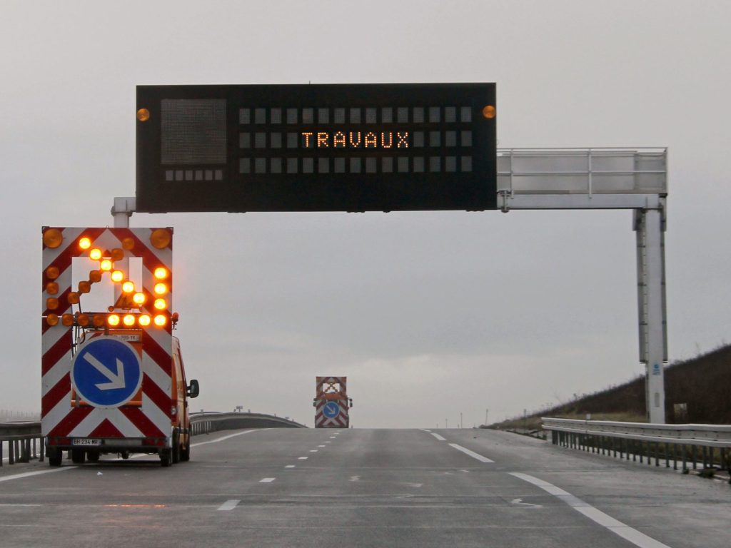 Travaux d’asphaltage de l’autoroute 15
