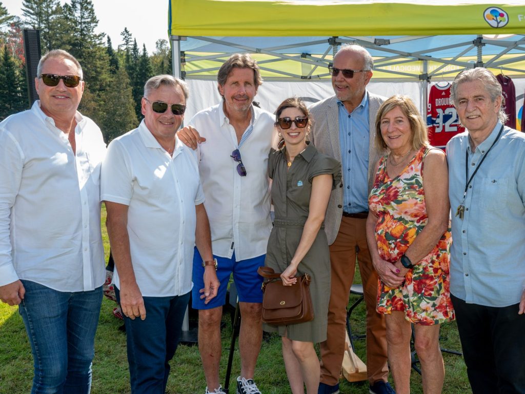 Frank Pappas, maire d’Estérel, Michel Rochon, président de la Fondation, Erik Péladeau, Catherine Hamé, mairesse de Sainte-Anne-des-Lacs, Martin Nadon, maire Piedmont, Michèle Lalonde mairesse Sainte-Adèle et Gilles Boucher, maire de Sainte-Marguerite-du-Lac-Masson.
Photo gracieuseté