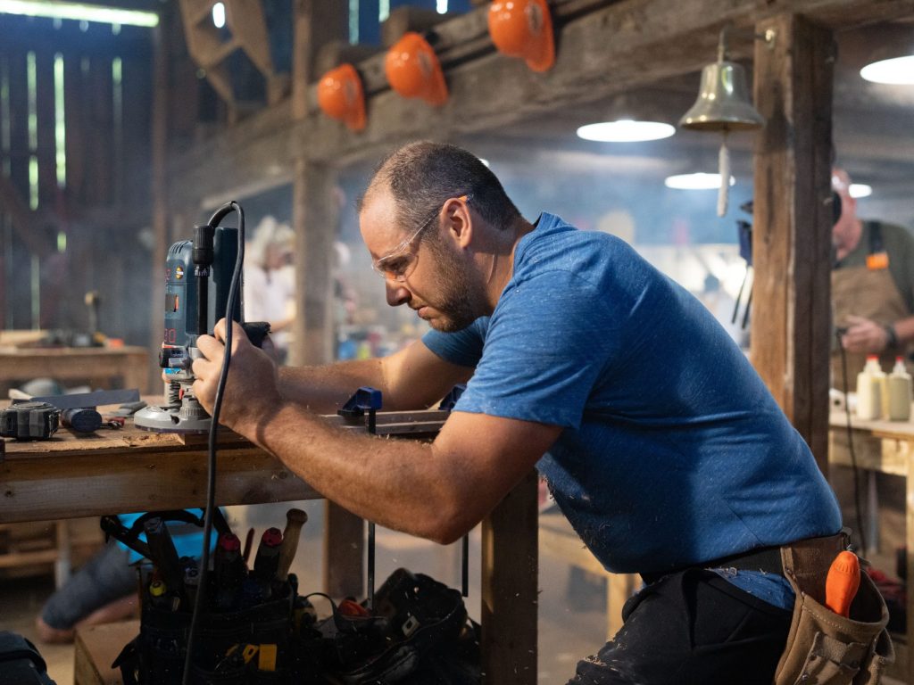 Guillaume Touchette participe à Les Bricoleurs du dimanche
