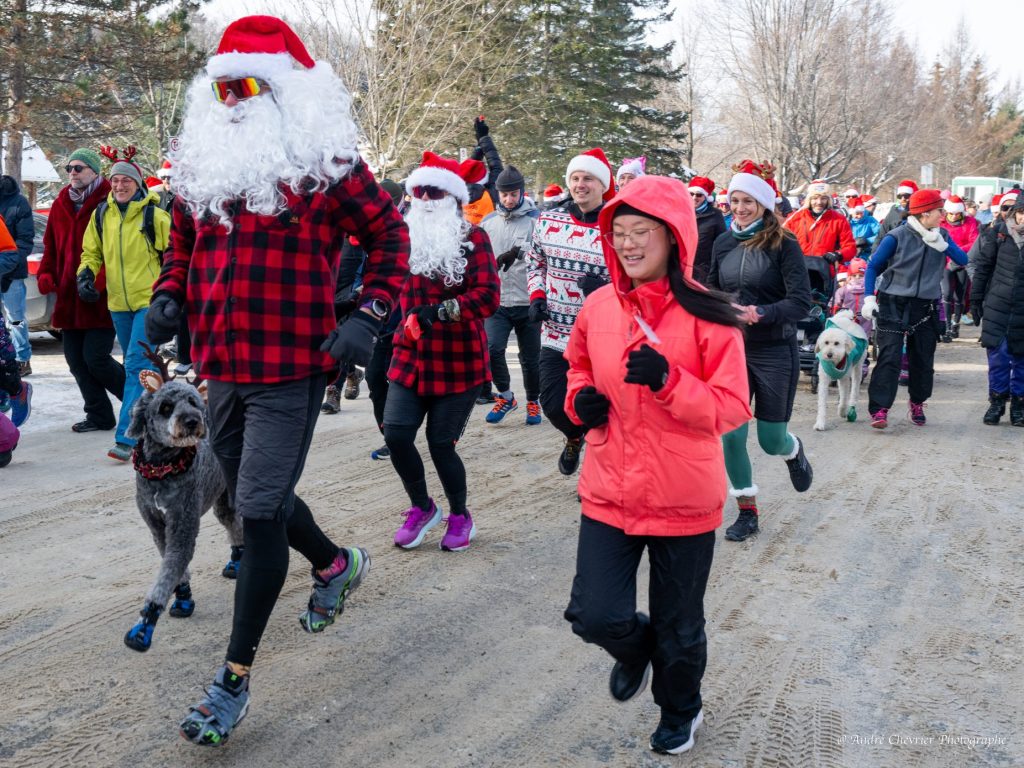 La Course des pères Noël : une journée festive à Val-David