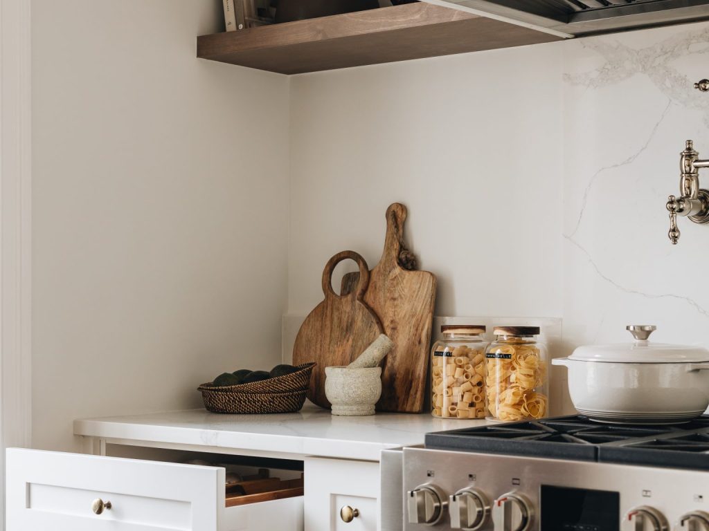 Design épuré et minimaliste : 6 astuces pour organiser son espace