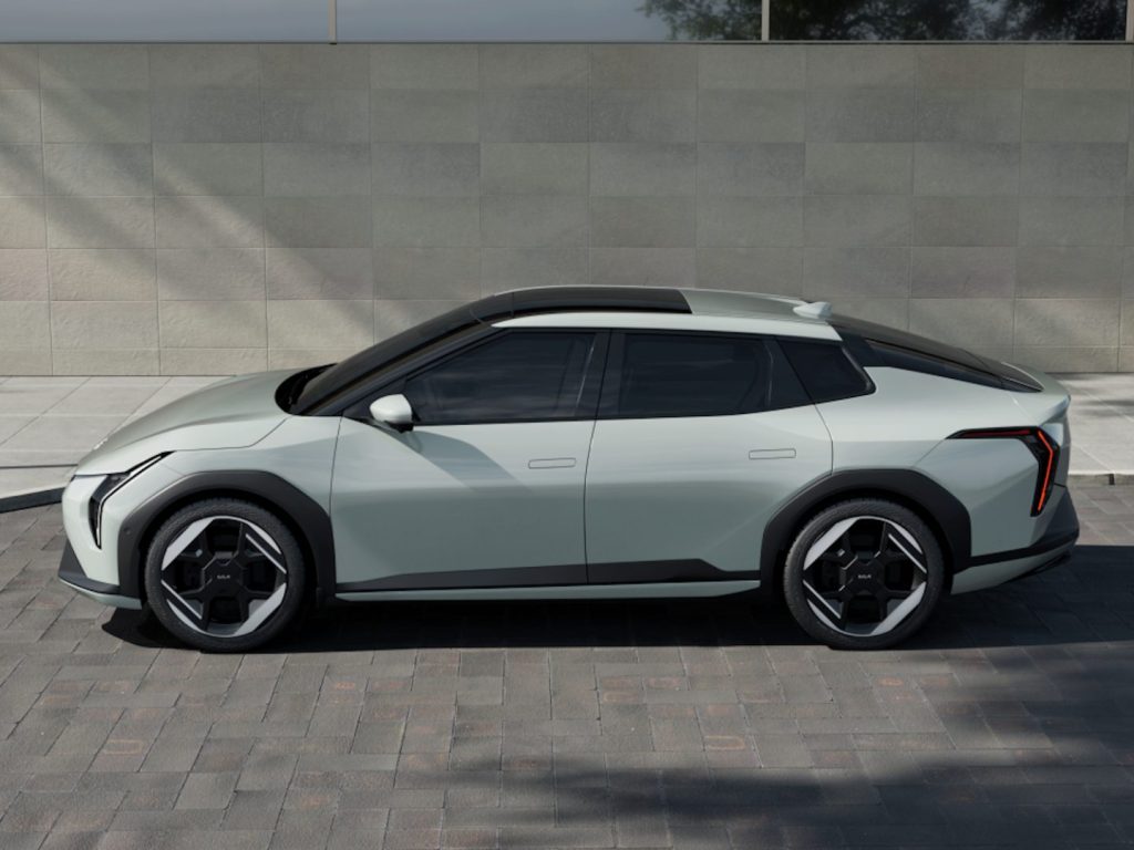 Kia présente les premières images de l’EV4
