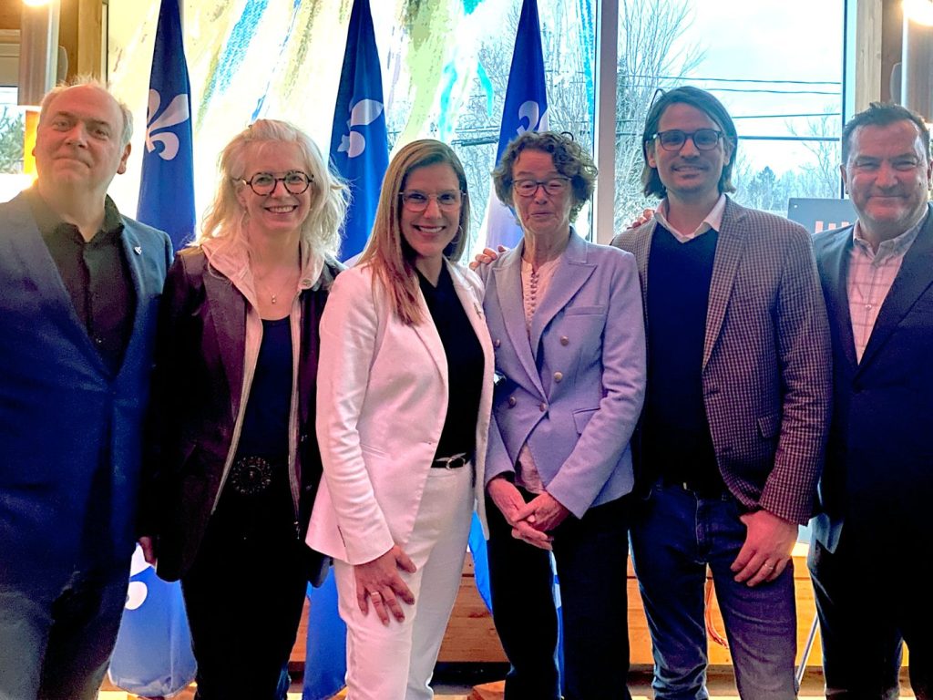 La candidate du Bloc Québécois Marie-Hélène Gaudreau dans la course électorale