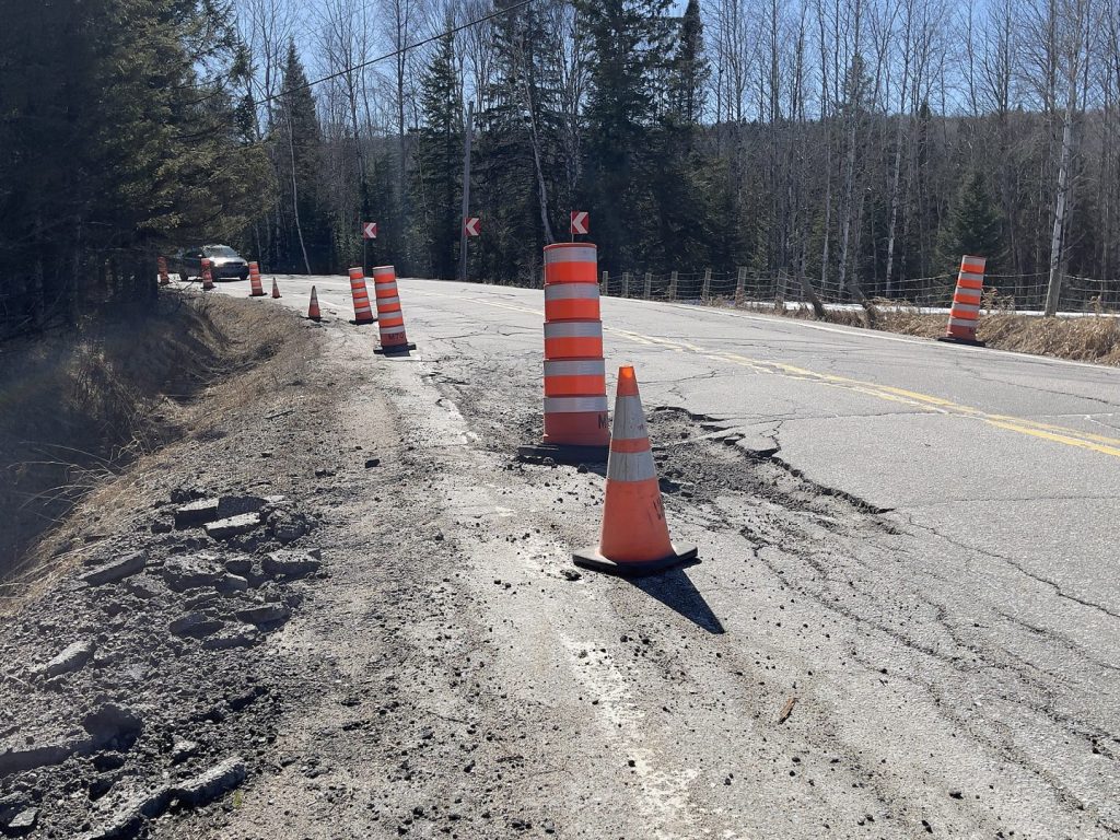 Le mauvais état des routes 321 et 329 déploré par les usagers